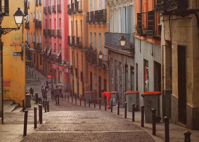 Lavapies Al Lado Del Rastro